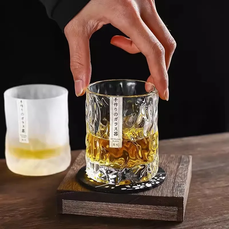 Whisky Beer And Wine - Gruba, masywna szklanka do whisky w